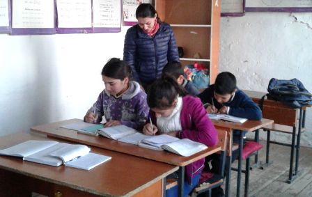 &ldquo;Bu məktəb mal təzəyi ilə qızınır - M&uuml;əllimədən şok m&uuml;sahibə+Fotolar