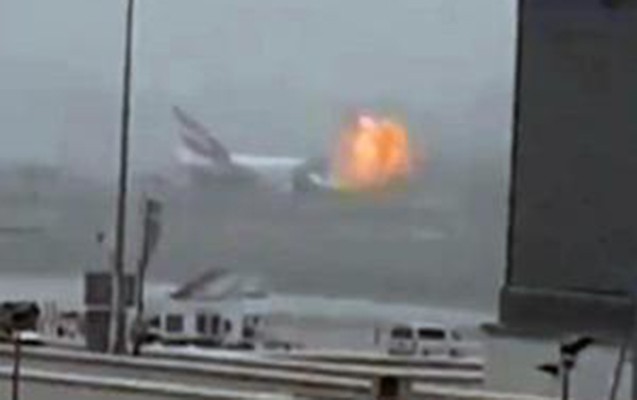 “Dubay aeroportunda təyyarə belə alovlandı - Hava limanı bağlandı + Video