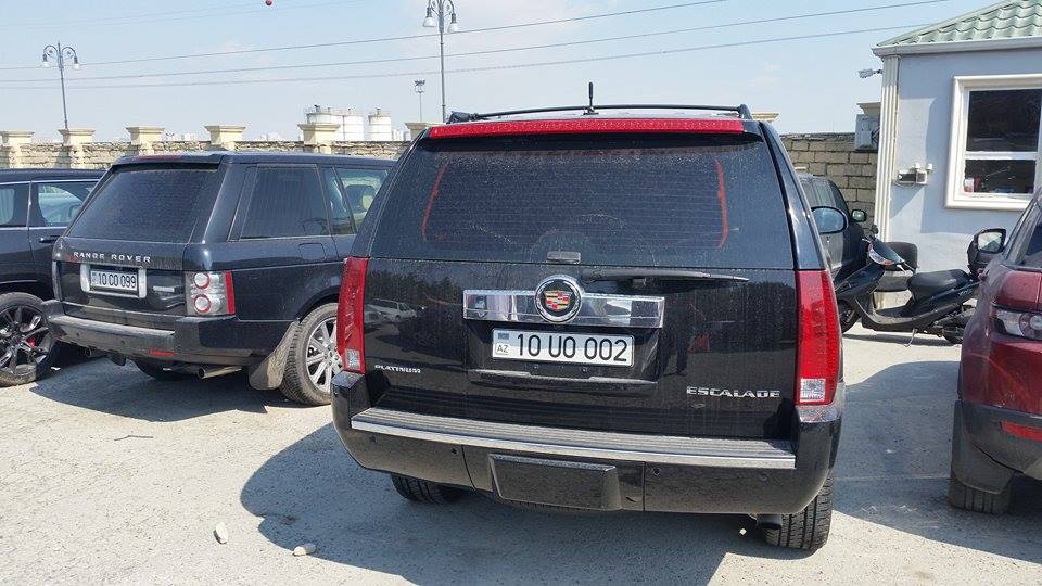 Bakının ən bahalı n&ouml;mrəli brend maşınları &ldquo;ştrafnoy&rdquo;da - Fotolar