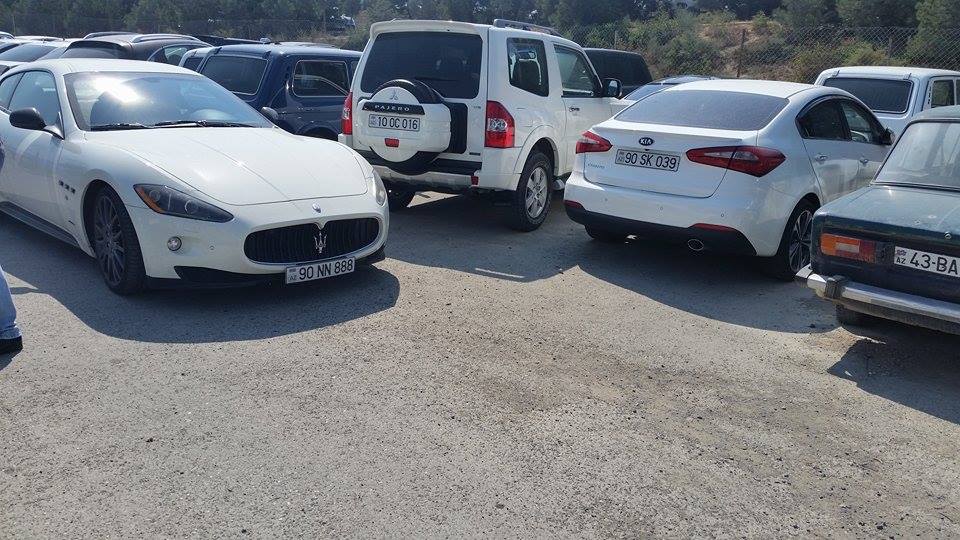 Bakının ən bahalı n&ouml;mrəli brend maşınları &ldquo;ştrafnoy&rdquo;da - Fotolar