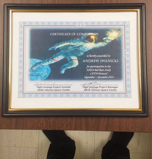 Pulu yatmaqla qazandı -  Şərtlər