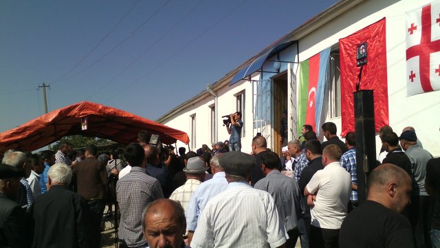 640 balla universitet qazanmışdı...  -  Şəhidin dəfnindən fotolar