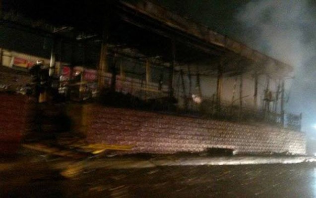  Bakıda maşın bazarı yandı  -  Fotolar