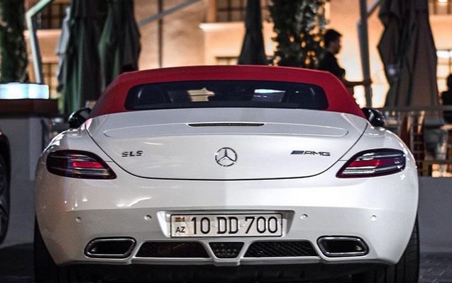 Bakı küçələrindəki milyonluq maşınlar kimindi? -  Fotolar