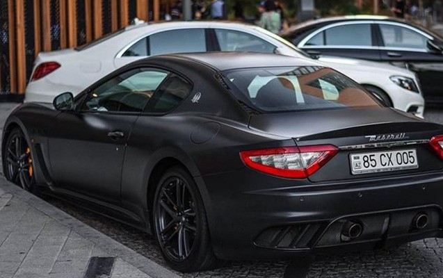 Bakı küçələrindəki milyonluq maşınlar kimindi? -  Fotolar