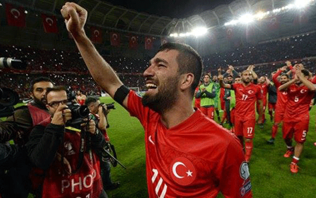 Arda Turan ağladı -  Fotolar