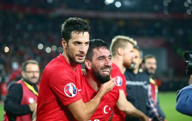 Arda Turan ağladı -  Fotolar