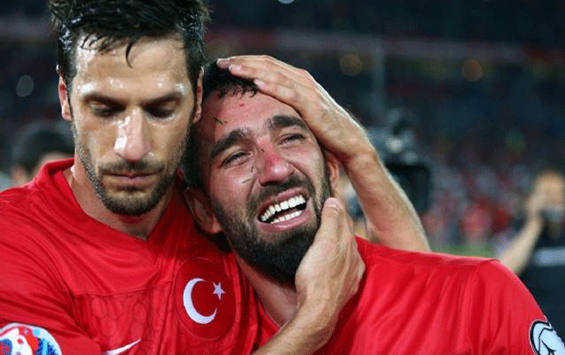 Arda Turan ağladı -  Fotolar