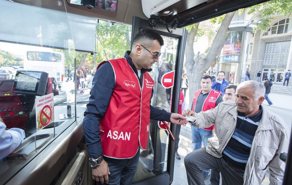 “Bu Şəhərdə” avtobusda  -  Foto