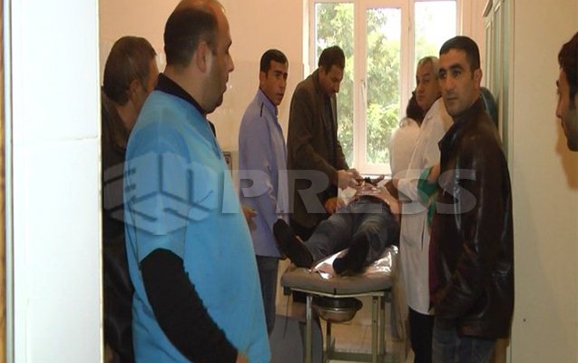 İtlərin h&uuml;cumundan qorunmaq istədi - &Ouml;z&uuml;n&uuml; bı&ccedil;aqladı+Foto