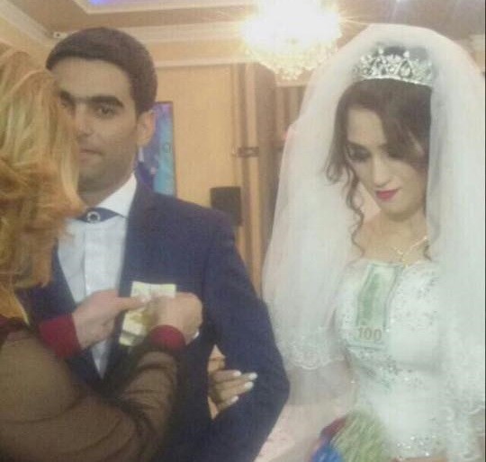 Tanınmış m&uuml;ğənni avtomobil qəzasına d&uuml;şd&uuml;