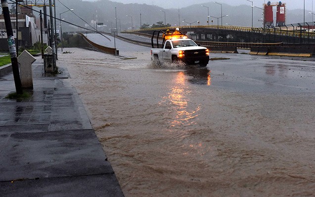 Qasırğa bu ölkədə 3500 evi dağıtdı -  Fotolar