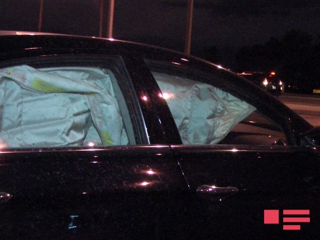 Bakıda qadın qəza t&ouml;rətdi - Maşın aşdı+Fotolar