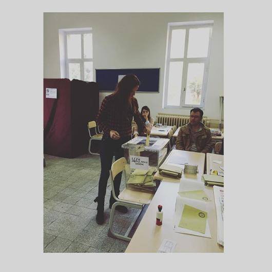 Türkiyədə məşhurlar belə səs verdi -  Fotolar