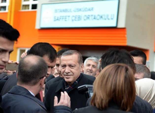 Ərdoğan ailəsi ilə birgə səs verdi -  Fotolar