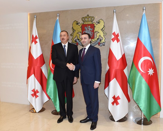 Prezident Qaribaşvili ilə təkbətək g&ouml;r&uuml;şd&uuml; - Fotolar