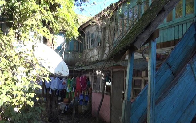 &Ccedil;oxmənzilli bina u&ccedil;du - 16 ailə təxliyyə olundu+Foto