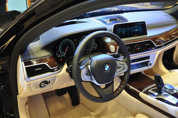 Füzuli Ələkbərov Bakıya yeni 7-seriya BMW gətirdi - Fotolar Füzuli Ələkbərov Bakıya yeni 7-seriya BMW gətirdi - Fotolar