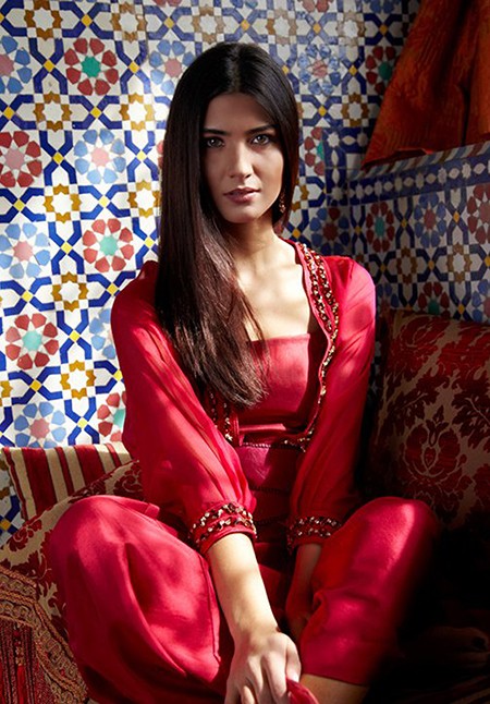 Filmdə ərinin anası olacaq - Fotosessiya Filmdə ərinin anası olacaq - Fotosessiya