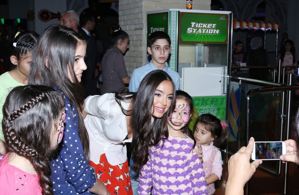 Leyla Əliyeva &ouml;vladları ilə şənliyə qatıldı - Fotolar