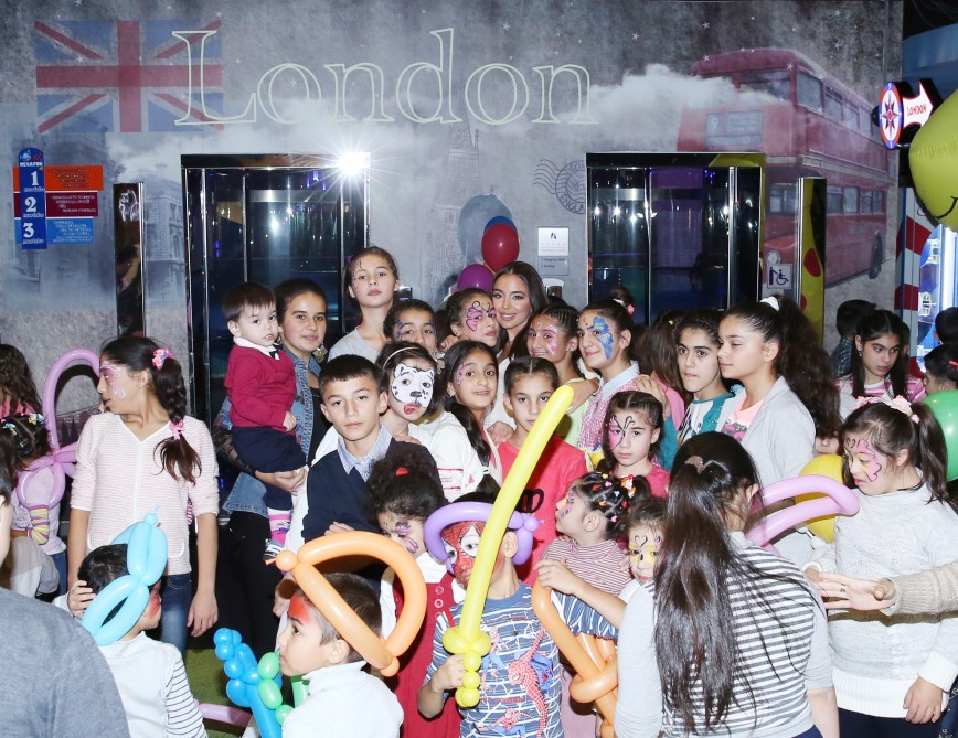 Leyla Əliyeva &ouml;vladları ilə şənliyə qatıldı - Fotolar