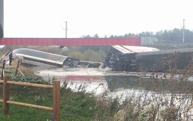 Fransada daha bir faciə -  5 &ouml;l&uuml;, 60 yaralı +Foto+Video