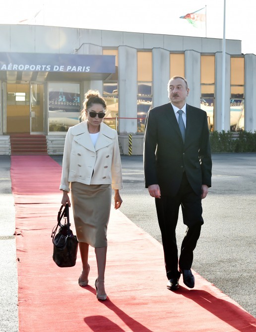 Prezident qayıdır - Foto