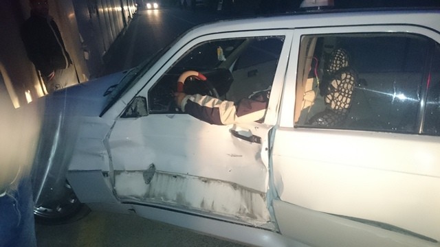 Bakıda sərnişin avtobusu qəza t&ouml;rətdi - Yaralı var+Foto