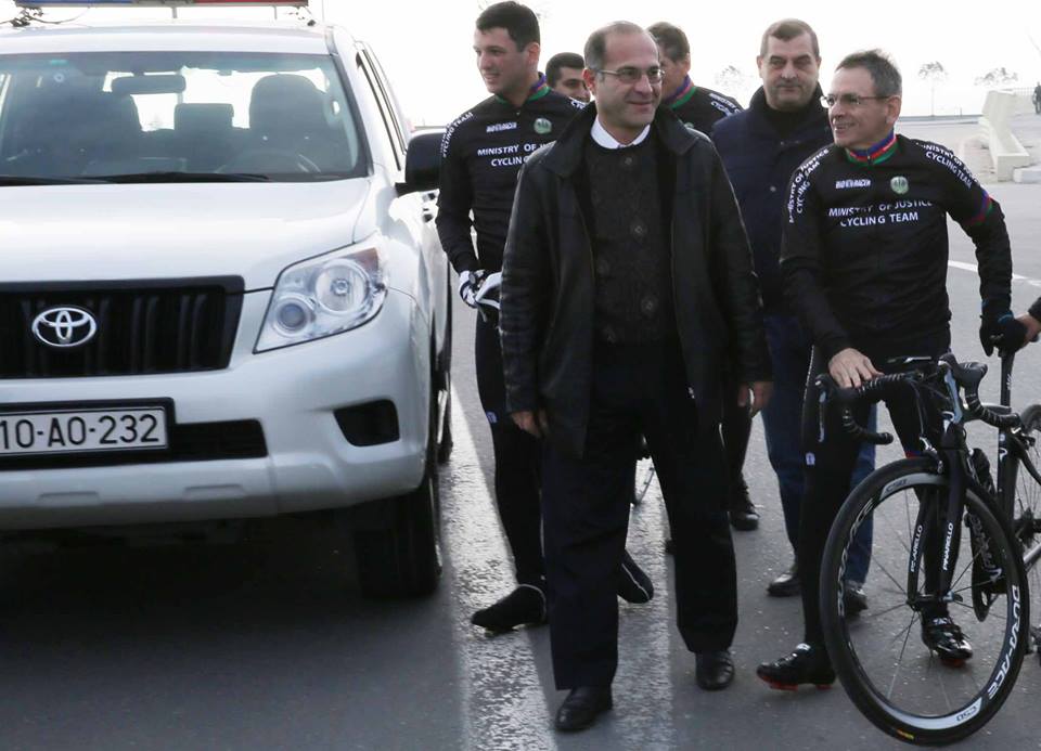 MTN-in general-leytenantı veloyürüşdə  -  Foto