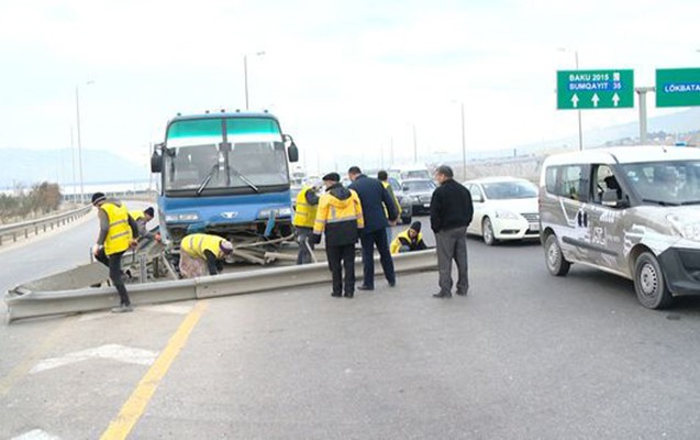 S&uuml;r&uuml;c&uuml; yola 6 min manatlıq ziyan vurdu - Fotolar+Video