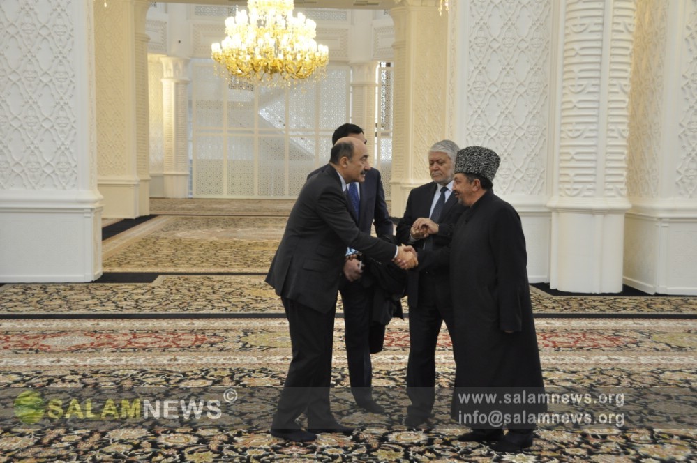 Əbülfəs Qarayev namaz qıldı  -  Fotolar