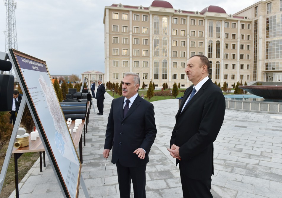 Prezident və Vasif Talıbov d&uuml;yməni basdı - Fotolar