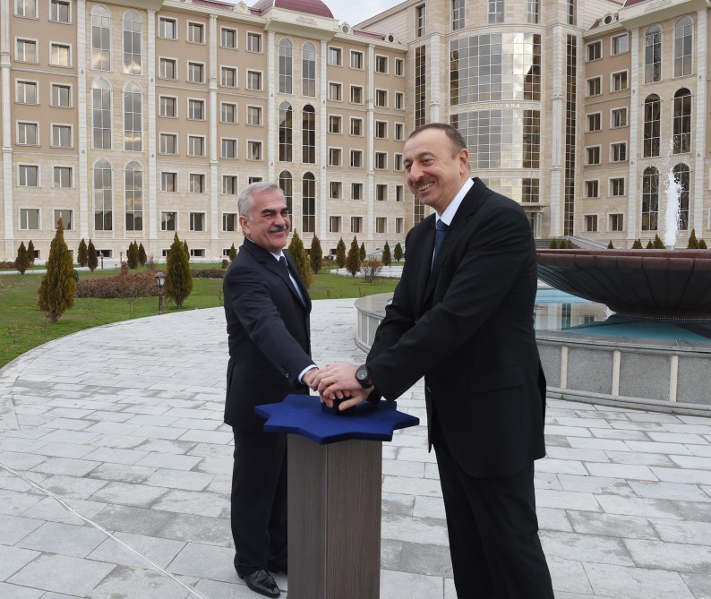 Prezident və Vasif Talıbov d&uuml;yməni basdı - Fotolar