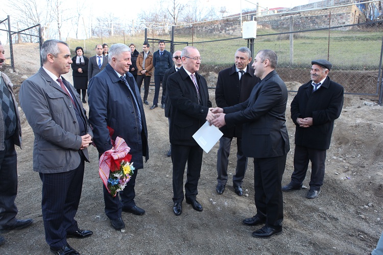 Müharibə əlillərinə ev verildi  -  Foto