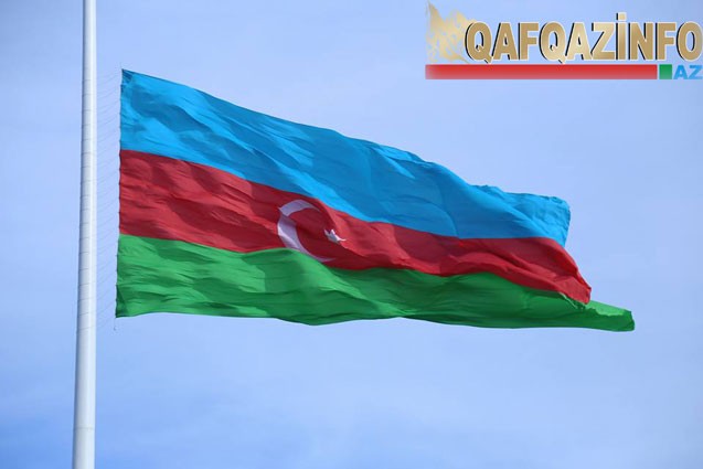 Azərbaycanda bayraqlar endirildi -Fotolar