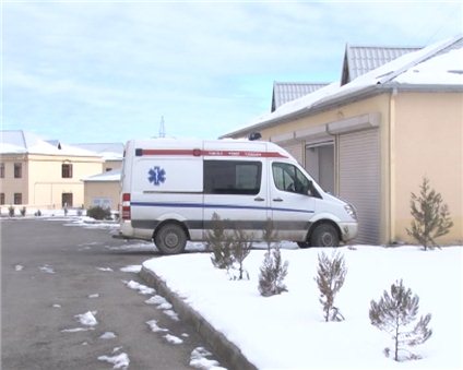 Maskalılar 24 yaşlı gənci yatmış yerdə bı&ccedil;aqladılar