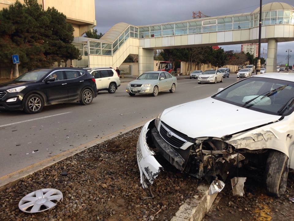 Bakıda dəhşətli qəza - Fotolar