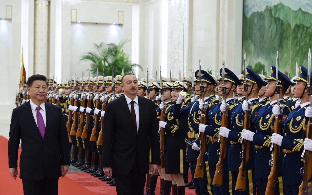 İlham Əliyev &uuml;&ccedil;&uuml;n &Ccedil;ində rəsmi qarşılanma - Fotolar