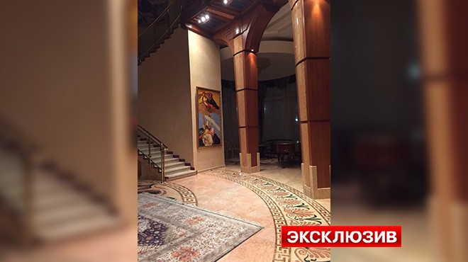 Azərbaycanlı milyarderin villasında axtarış - Fotolar