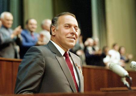 Heydər Əliyevin vəfatından 12 il keçir