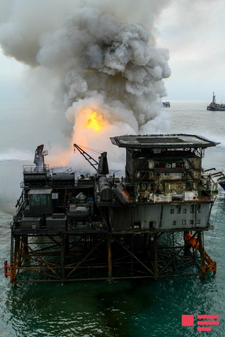 "Günəşli"dəki yanğın hələ sönməyib -  Fotolar