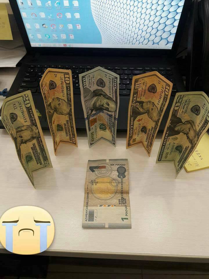 Aşağı düşürəm, nəsə lazımdır? -  Manatın halına güldülər