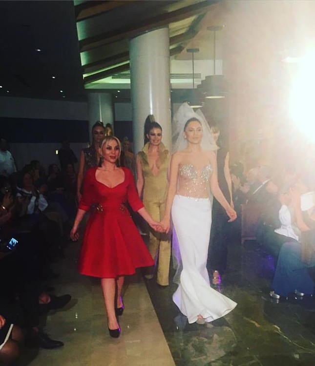 G&uuml;naydan 18+ gəlinlik... - Fotolar