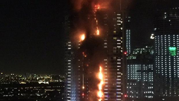 Dubayda məşhur otel yanır - Yeni ili qarşılamağa hazırlaşırdılar +Video