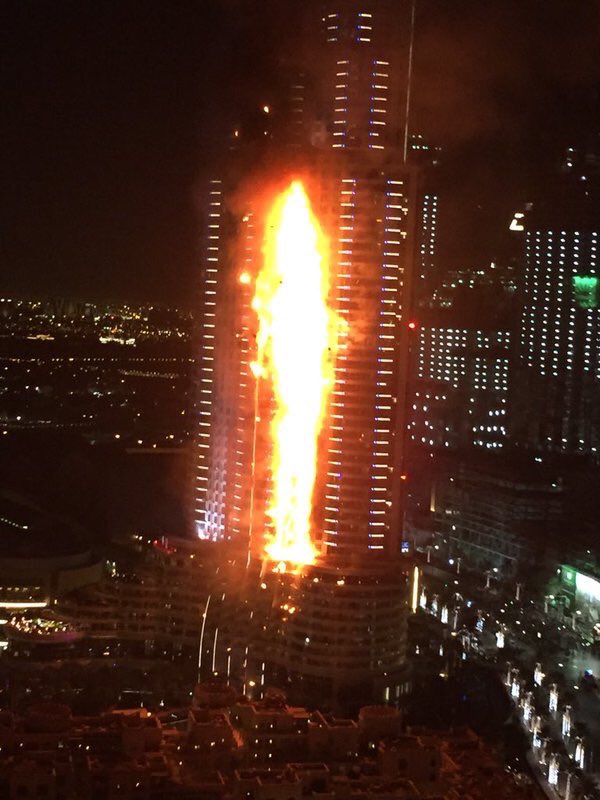 Dubayda məşhur otel yanır - Yeni ili qarşılamağa hazırlaşırdılar +Video
