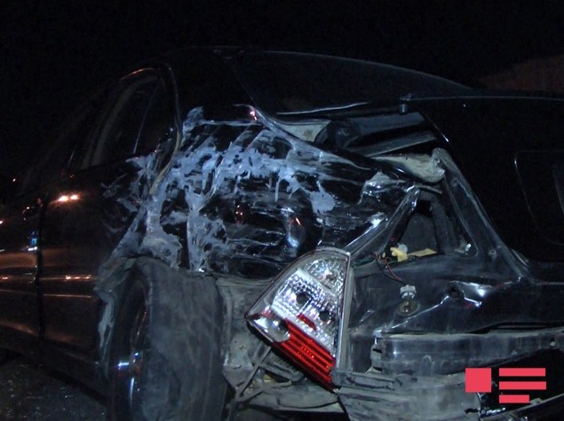 Bakıda avtobus s&uuml;r&uuml;c&uuml;s&uuml; qəza t&ouml;rətdi, qa&ccedil;dı - Fotolar