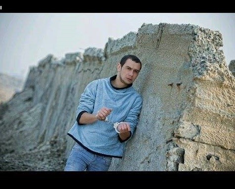 Gənc m&uuml;ğənni qəzada &ouml;ld&uuml;