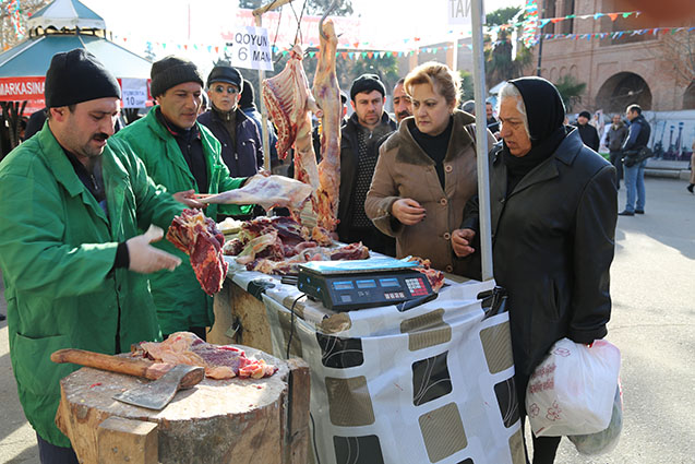 Gəncədə yumurta 10 qəpik, un isə 21 manat...