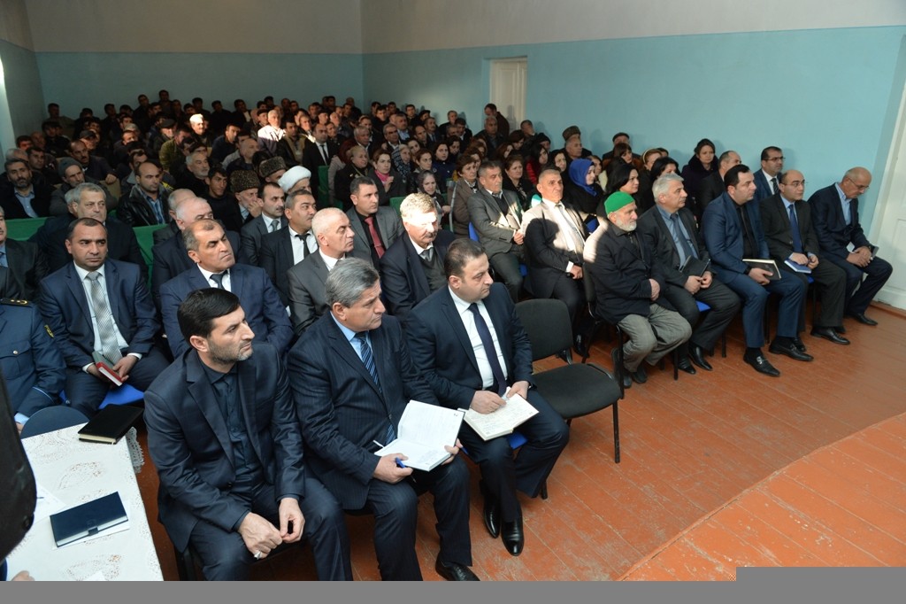 İcra başçısı əhali ilə görüş keçirdi İcra başçısı əhali ilə görüş keçirdi