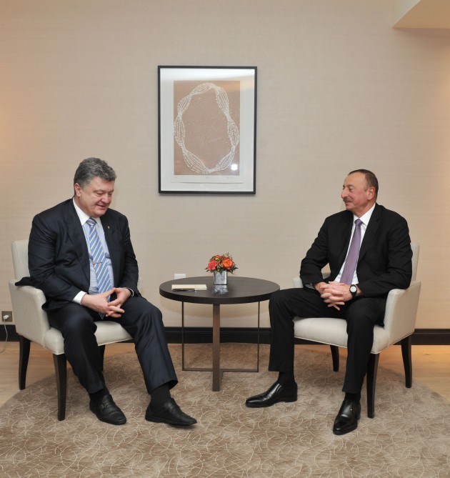 İlham Əliyev Poroşenko ilə görüşdü  -  Fotolar
